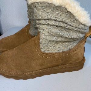 New Bearpaw Virginia tan suede Classic Short Ankle Boot Women Size 10